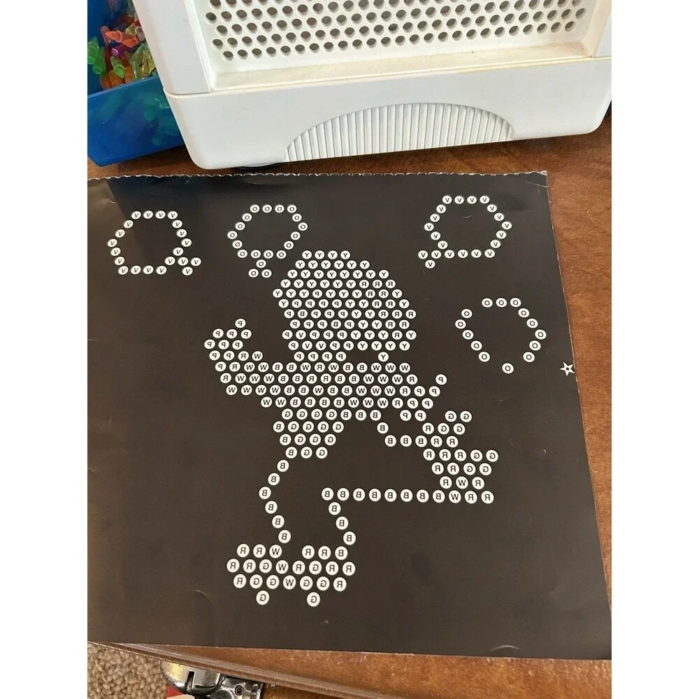 LITE BRITE CUBE 2001 Hasbro w/ 2 drawers of pegs. picture, & extra‎ peg Y2K VNT